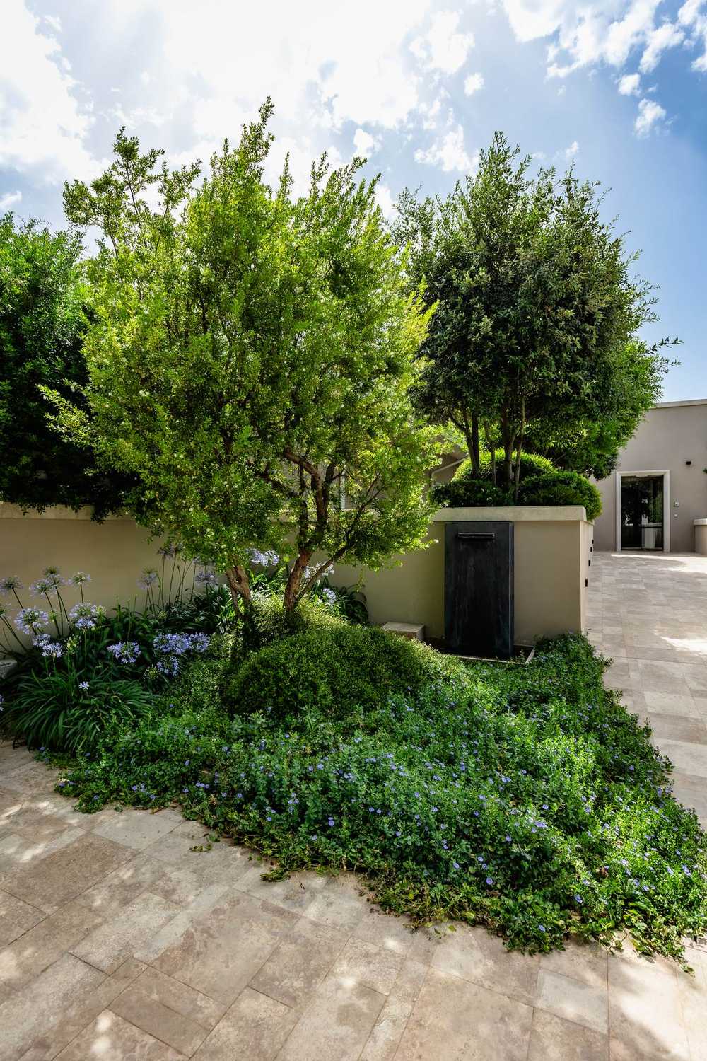 La corte di travertino, giardino privato a Palestrina (2024) — fotografia 8 di 10