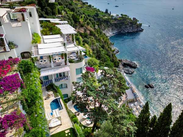 Borgo Santandrea, giardino d'albergo a Amalfi (2024) — fotografia 1 di 6