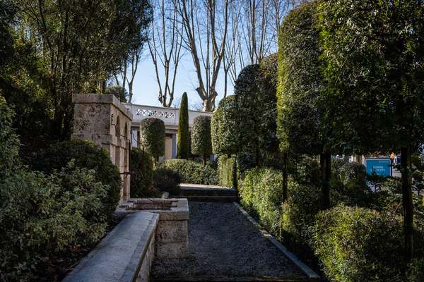 Forme su forme, giardino privato a Frosinone (2022) — fotografia 6 di 9